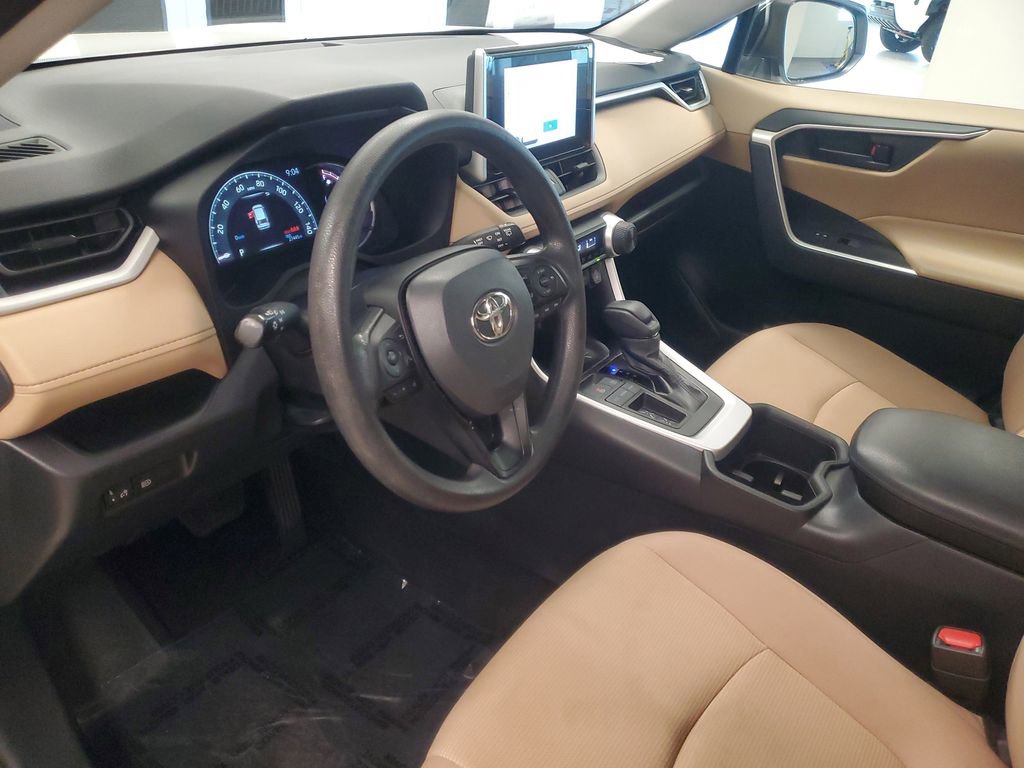 Used 2024 Toyota RAV4 LE image 15