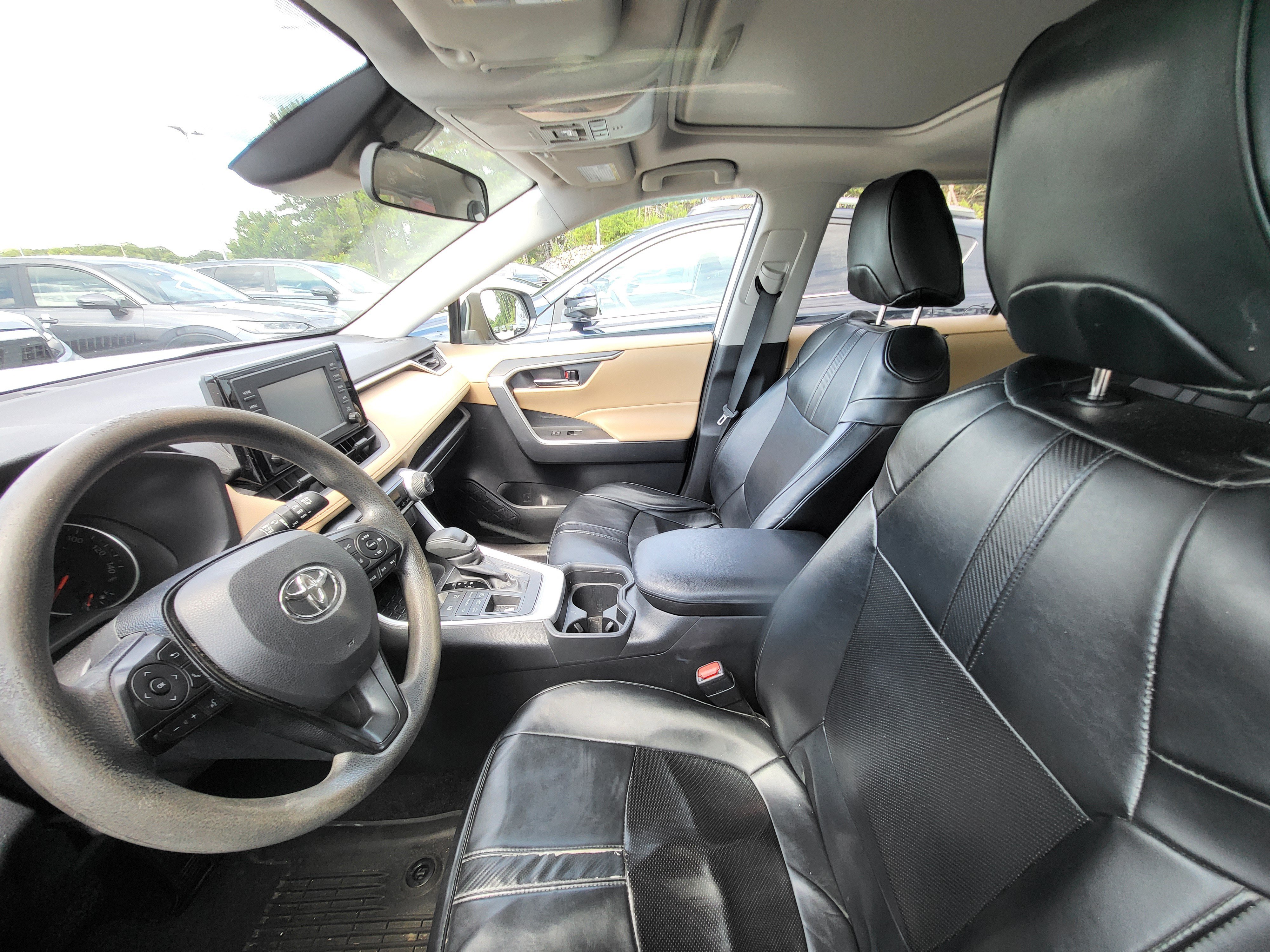 Used 2019 Toyota RAV4 XLE w/ Convenience Package AWD/4WD image 10