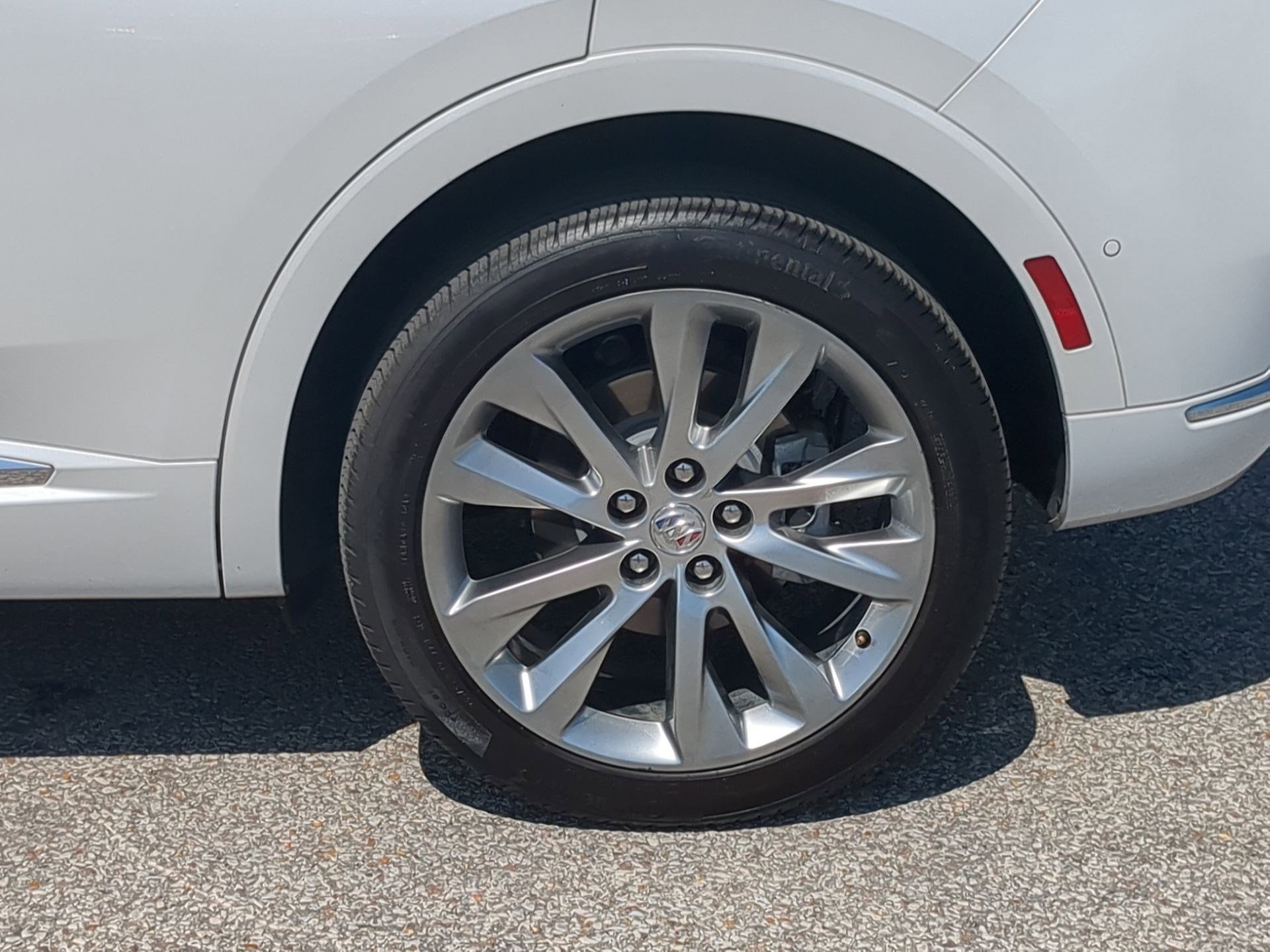 Used 2023 Buick Envision Avenir image 11