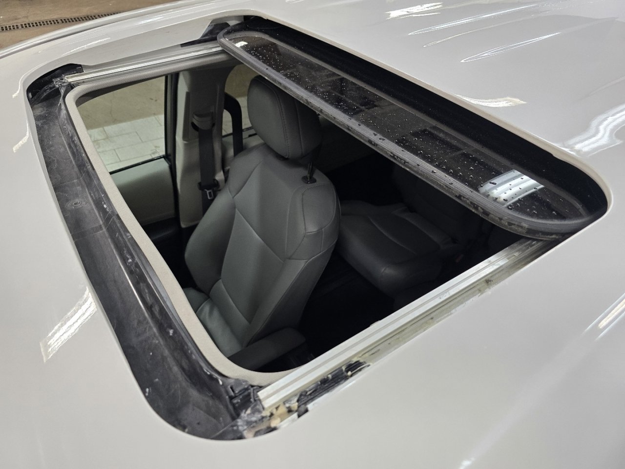 Certified 2024 Toyota Sienna XLE image 3