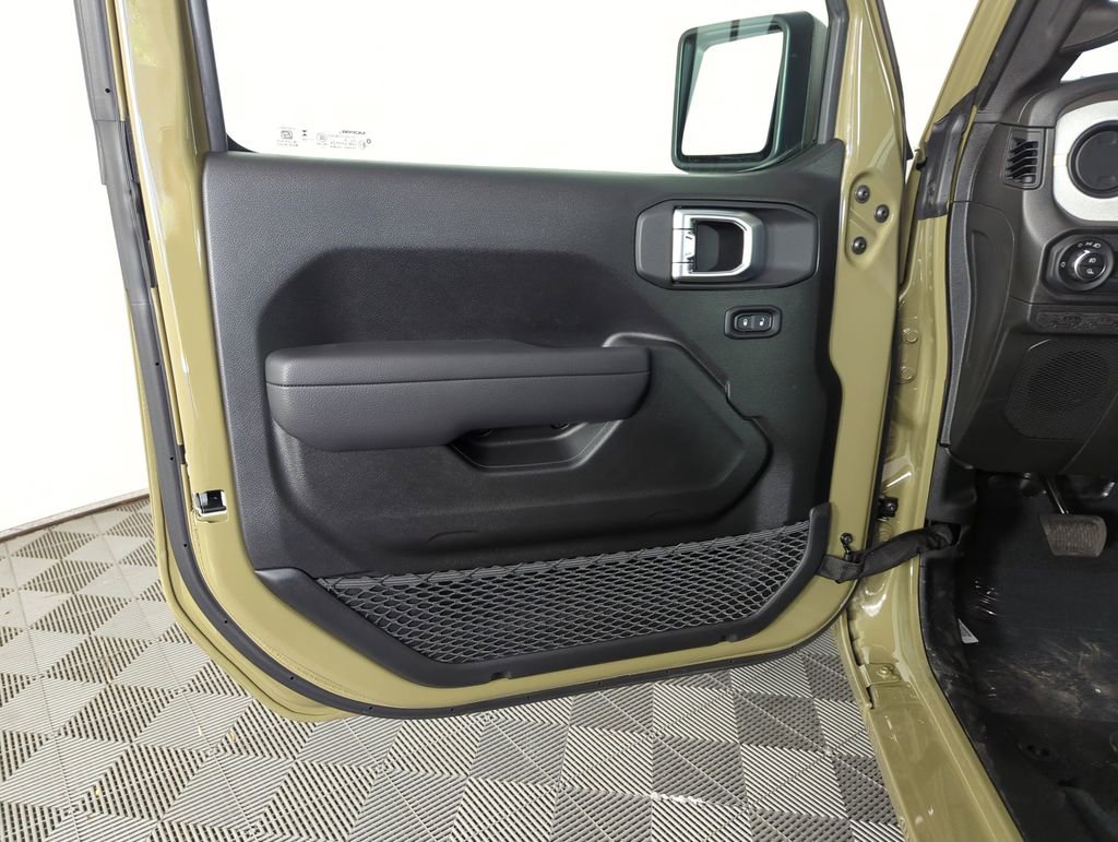 New 2026 Jeep Gladiator Sport AWD/4WD image 18