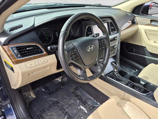 Used 2017 Hyundai Sonata Limited w/ Ultimate Package 02 FWD image 10