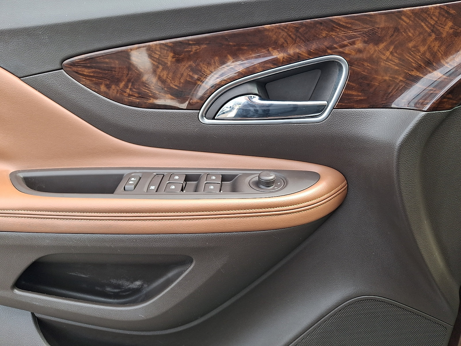 Used 2016 Buick Encore Leather FWD image 12