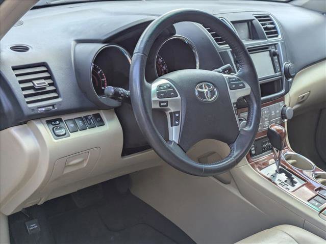Used 2013 Toyota Highlander Limited image 10