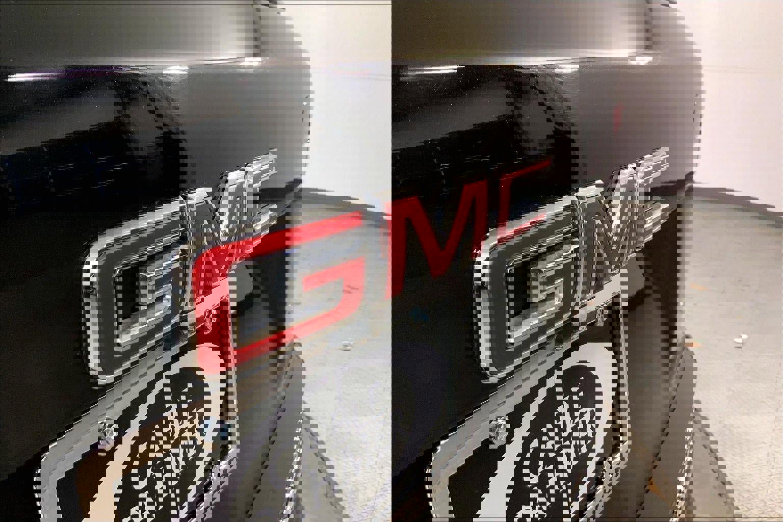 Used 2025 GMC Terrain Elevation image 29