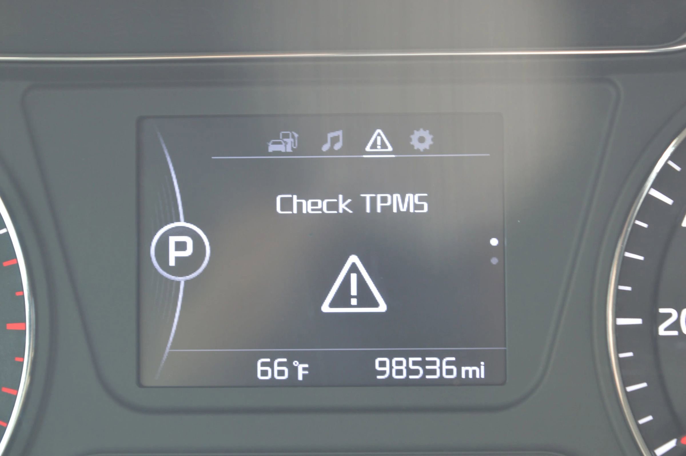 Used 2016 Kia Sorento LX w/ LX Convenience Package image 18