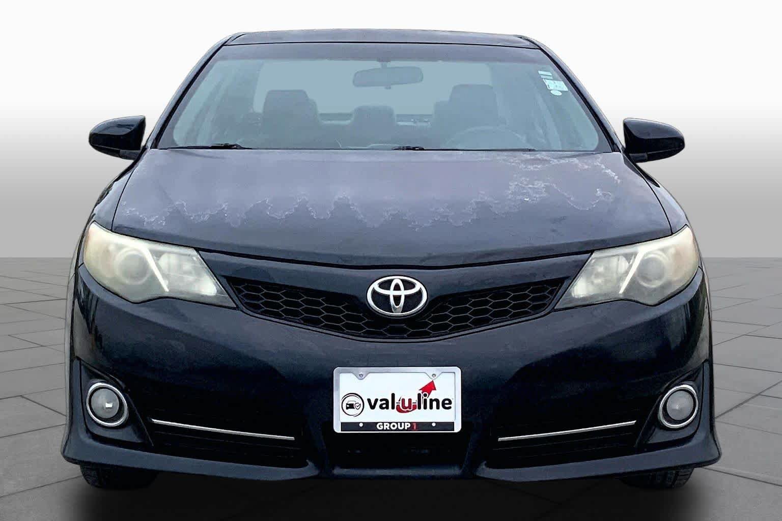 Used 2012 Toyota Camry SE FWD image 4