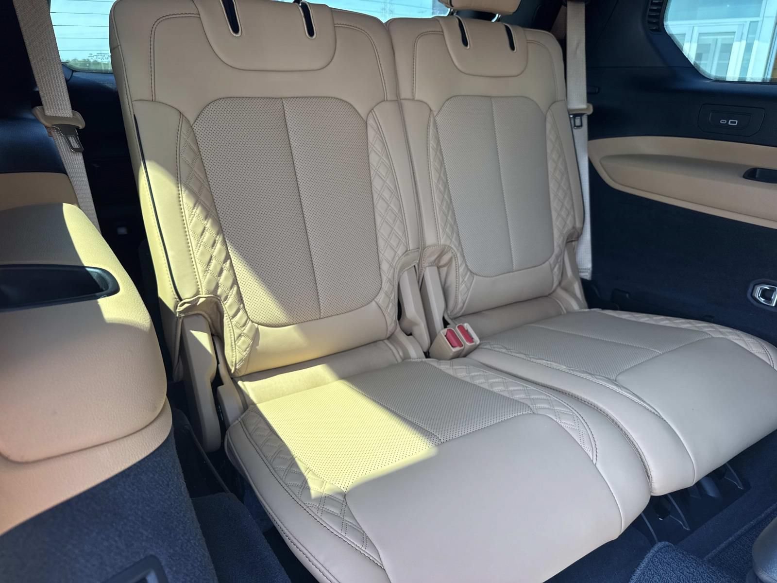Used 2025 Jeep Grand Cherokee L Summit AWD/4WD image 8