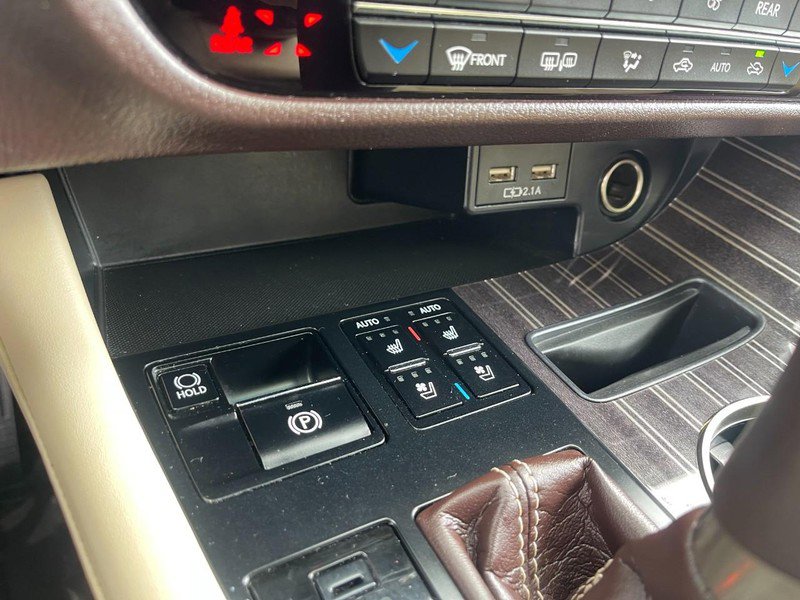 Used 2020 Lexus RX 450hL Luxury w/ Accessory Package AWD/4WD image 35