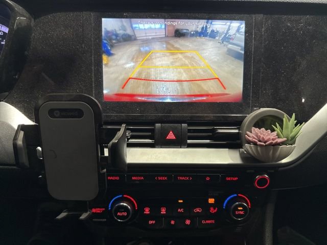 Used 2020 Kia Niro LX image 10