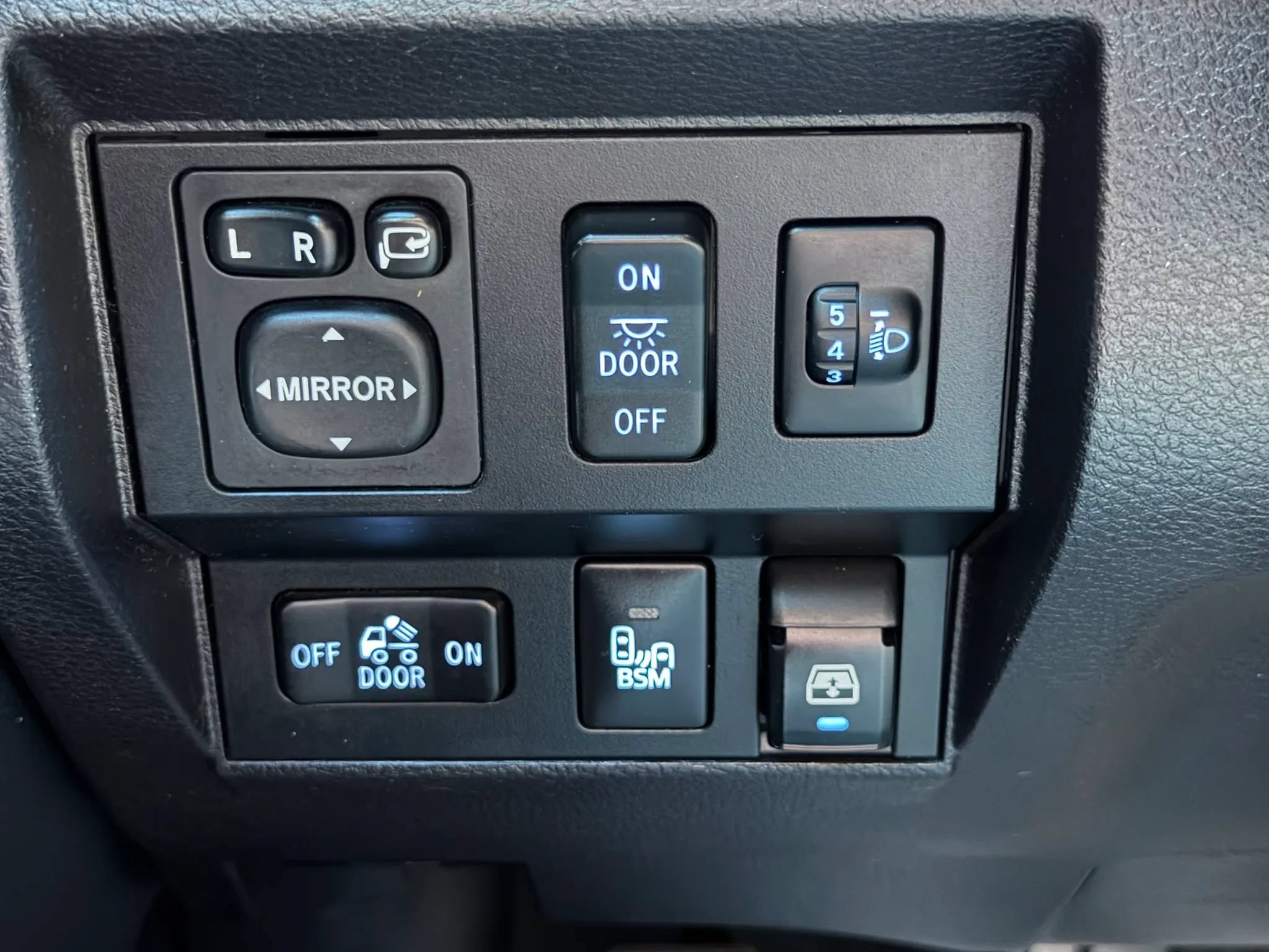 Used 2016 Toyota Tundra 1794 Edition AWD/4WD image 21