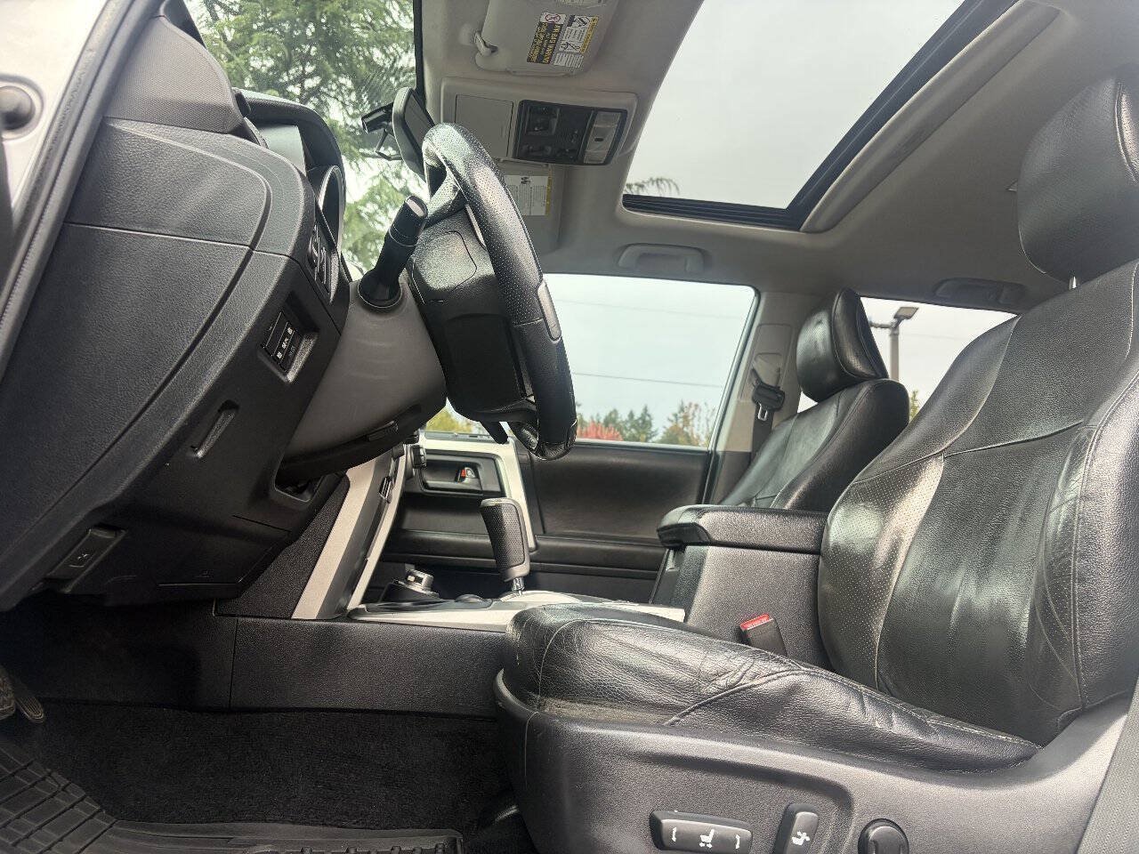 Used 2011 Toyota 4Runner Limited AWD/4WD image 12