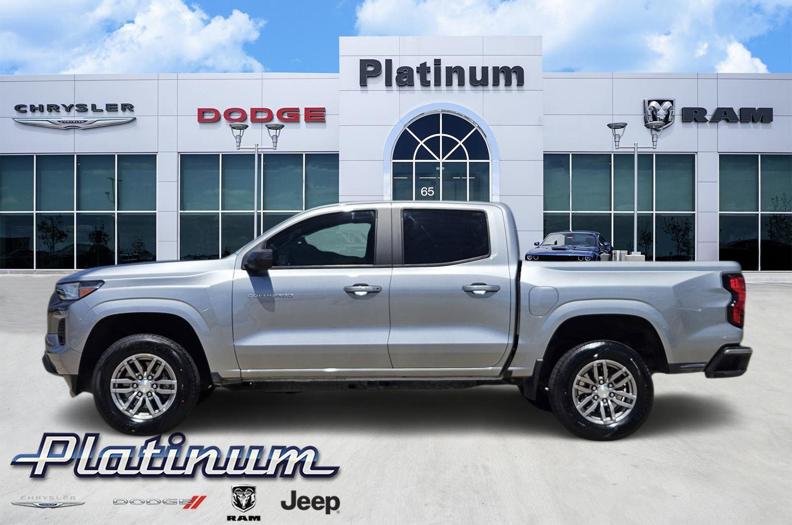 Used 2023 Chevrolet Colorado LT w/ LT Convenience Package image 3