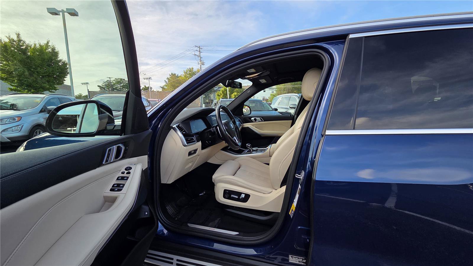 Used 2022 BMW X5 xDrive45e w/ Climate Comfort Package AWD/4WD image 15
