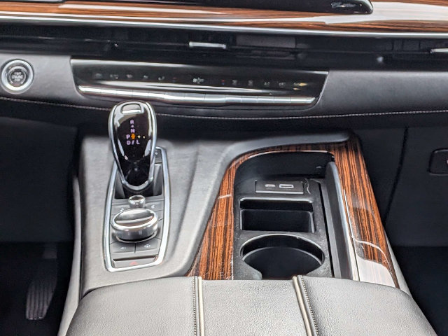 Used 2022 Cadillac Escalade Premium Luxury AWD/4WD image 21