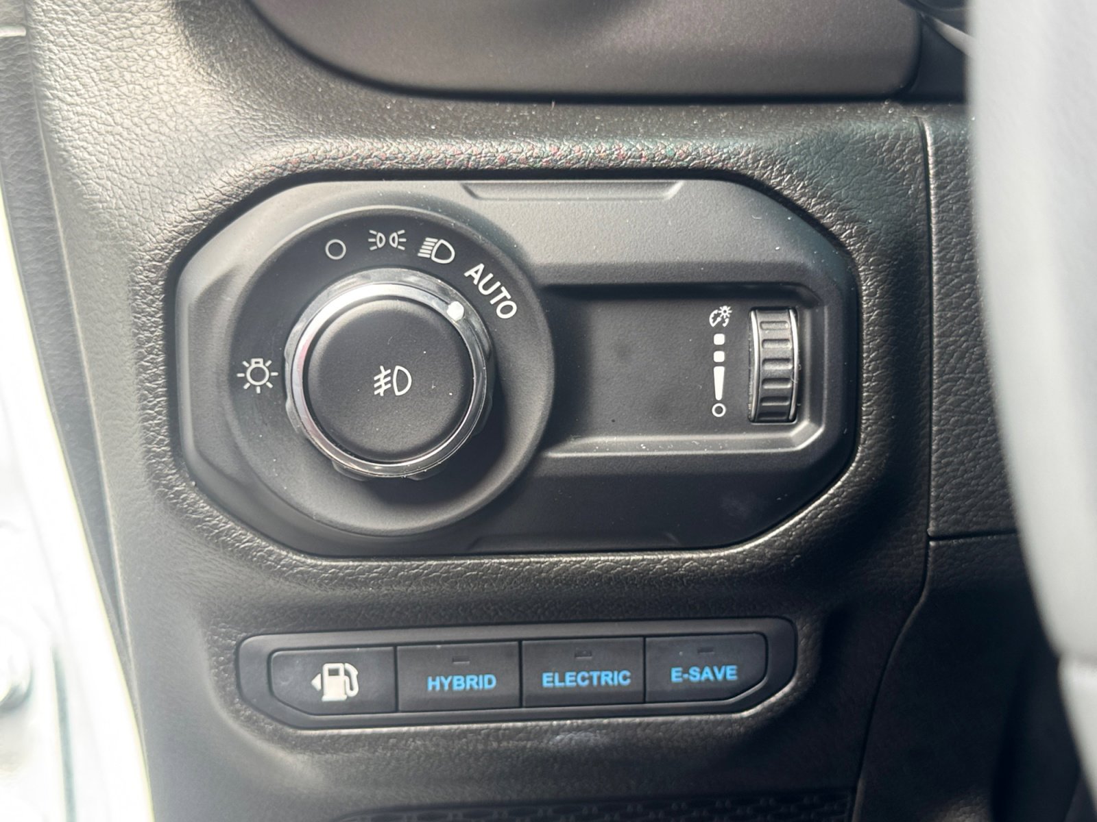 Used 2023 Jeep Wrangler Unlimited w/ 8.4" Radio Group AWD/4WD image 30