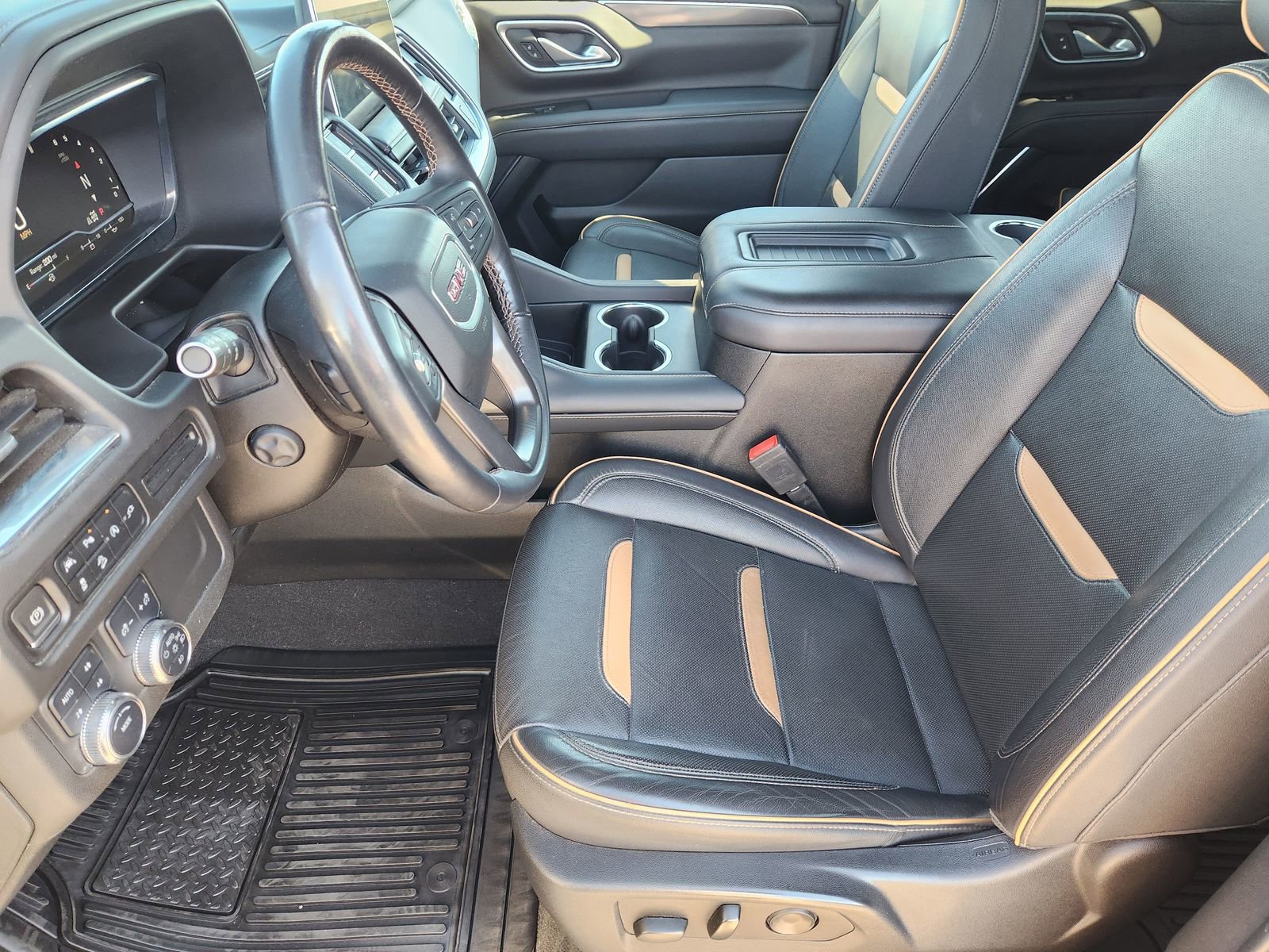 Used 2022 GMC Yukon AT4 image 16