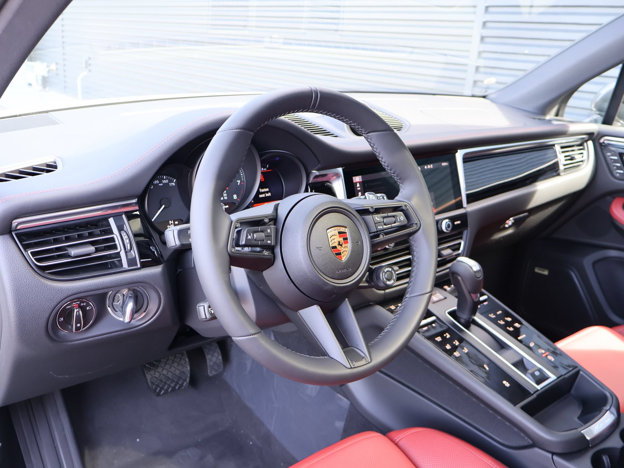 New 2026 Porsche Macan Turbo AWD/4WD image 4