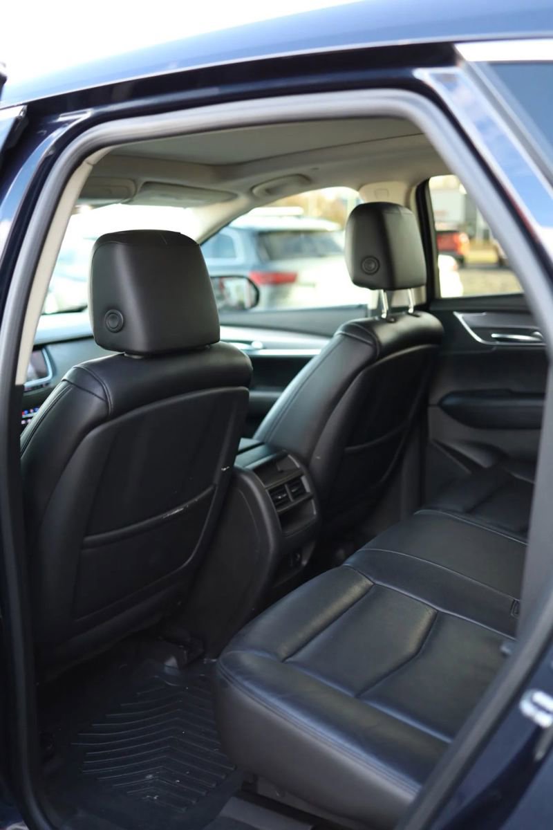 Used 2017 Cadillac XT5 Luxury w/ Driver Awareness Package AWD/4WD image 35