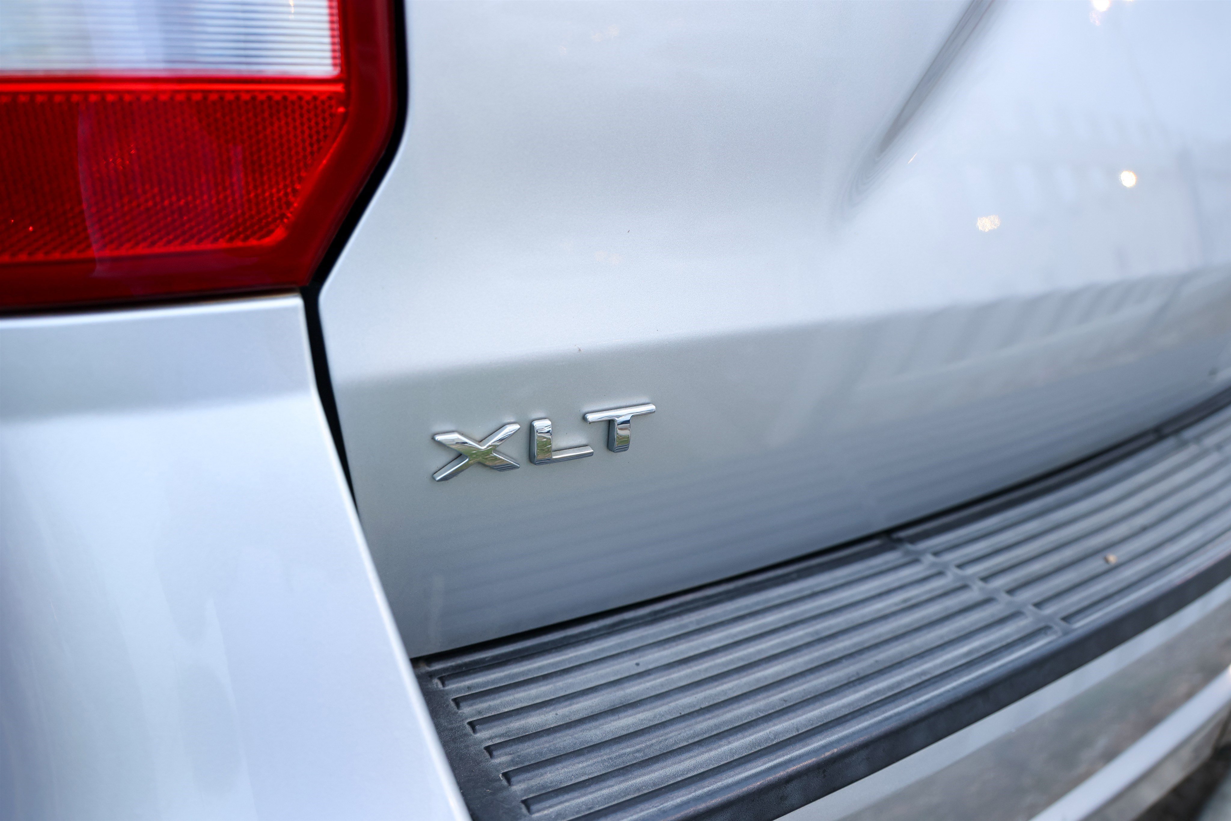 Used 2019 Ford Expedition XLT w/ Equipment Group 201A AWD/4WD image 11