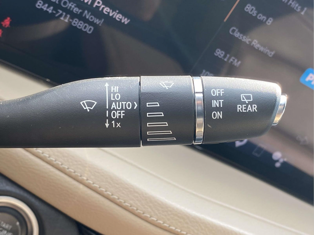 Used 2025 Cadillac XT4 Premium Luxury FWD image 21