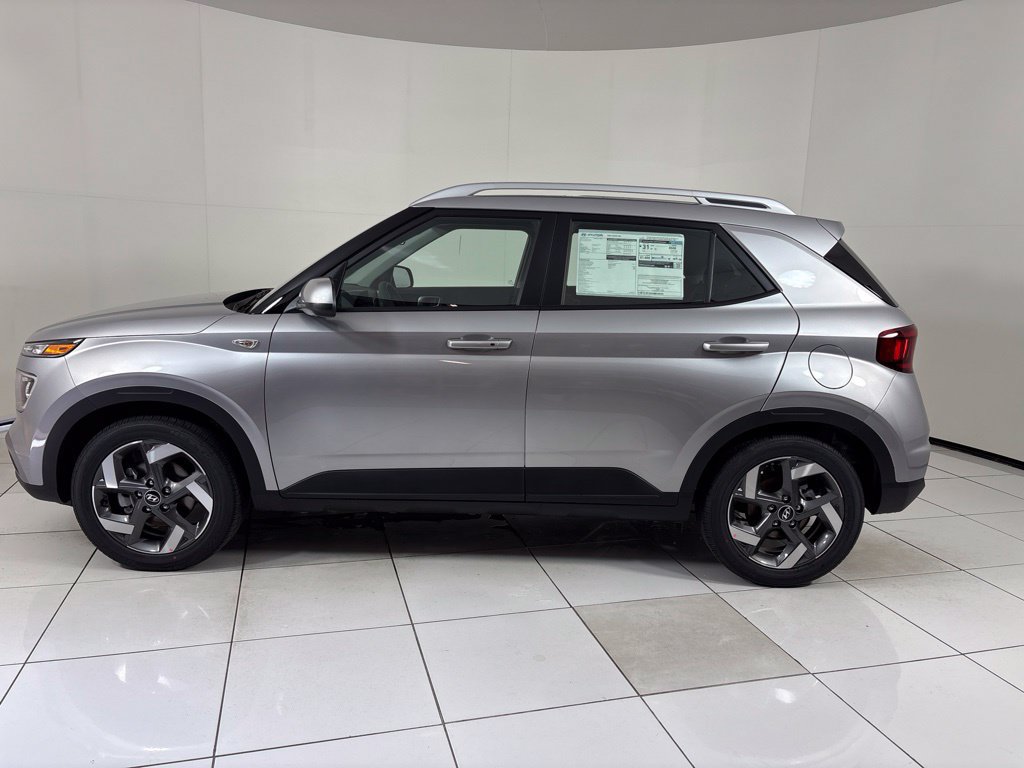 New 2026 Hyundai Venue SEL FWD image 2