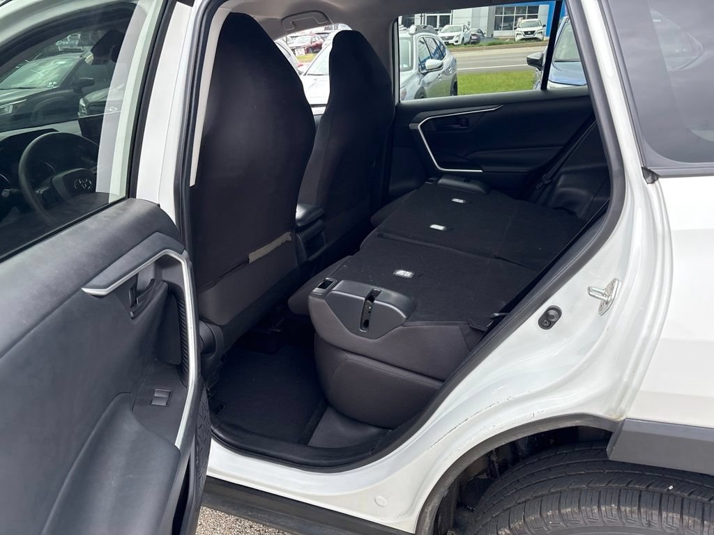 Used 2019 Toyota RAV4 LE AWD/4WD image 27