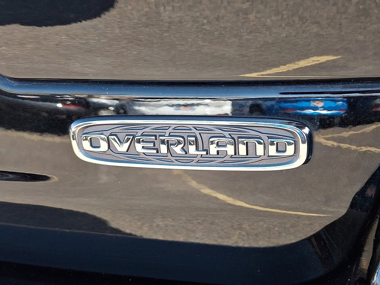 Used 2023 Jeep Grand Cherokee Overland AWD/4WD image 32
