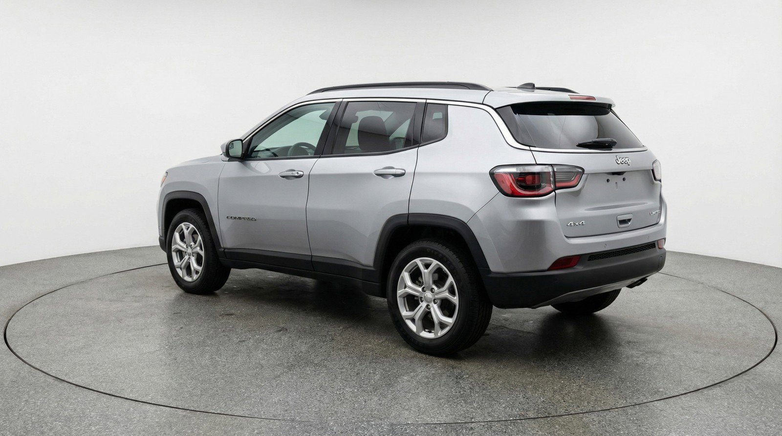 Used 2025 Jeep Compass Latitude image 6