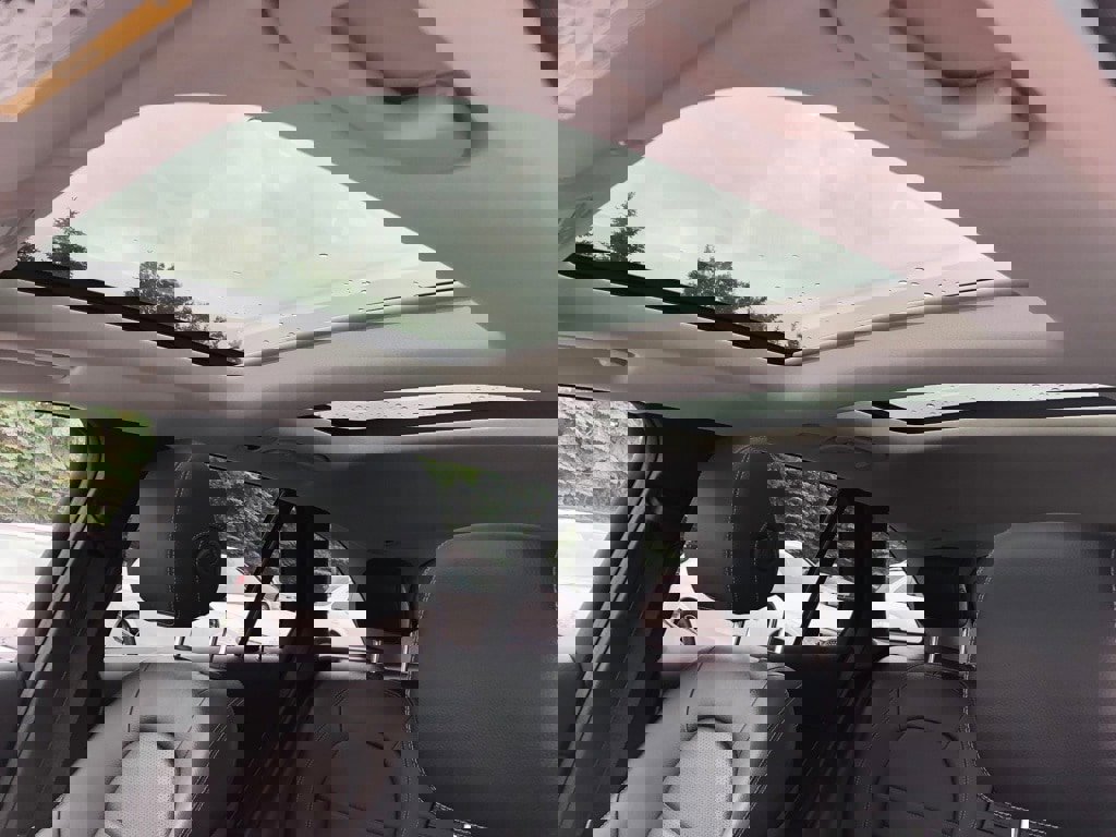 Used 2022 Mercedes-Benz GLC 300 4MATIC w/ Premium Package Lite image 33