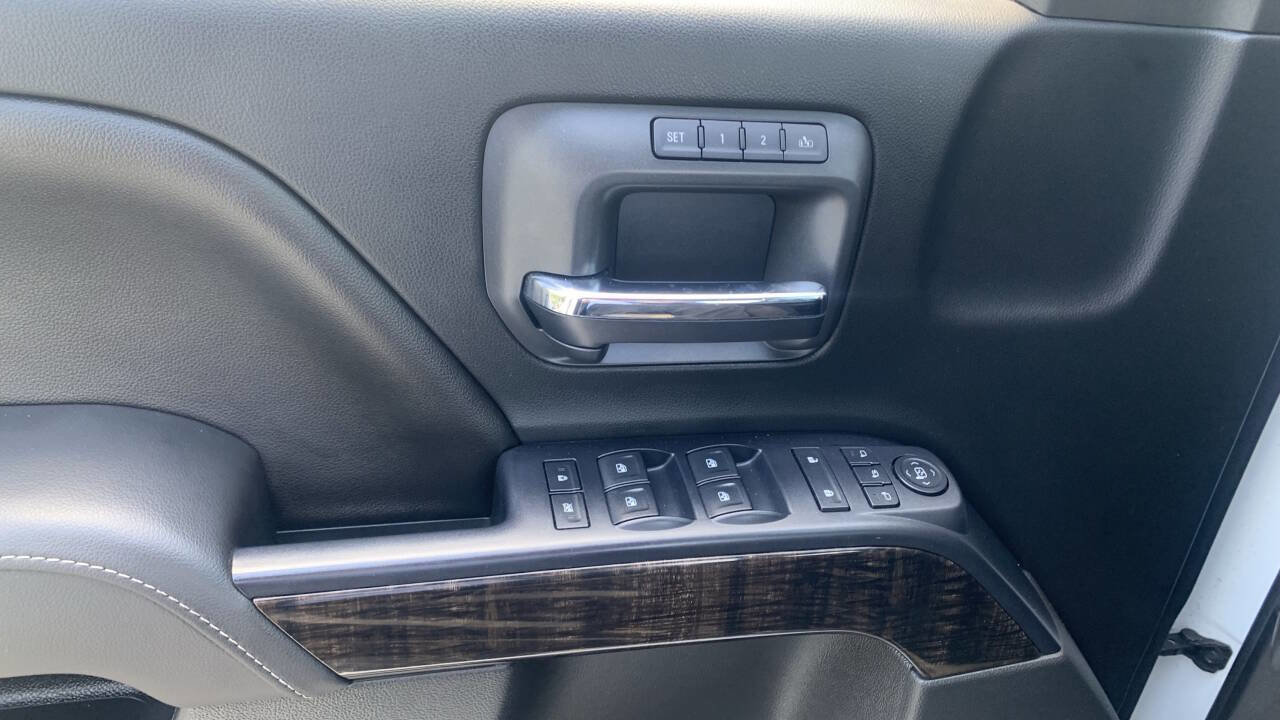 Used 2015 GMC Sierra 2500 Denali w/ Duramax Plus Package AWD/4WD image 29