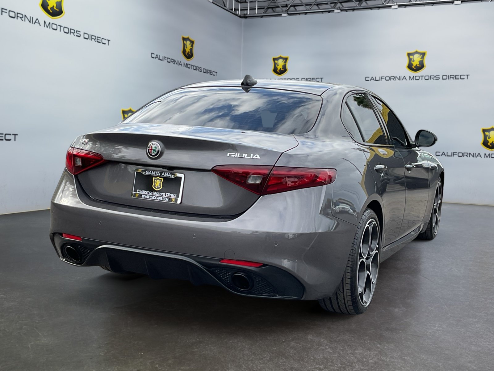 Used 2023 Alfa Romeo Giulia Veloce RWD image 5