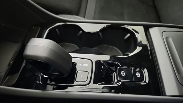 New 2026 Volvo XC40 B5 Ultra w/ Climate Package AWD/4WD image 17