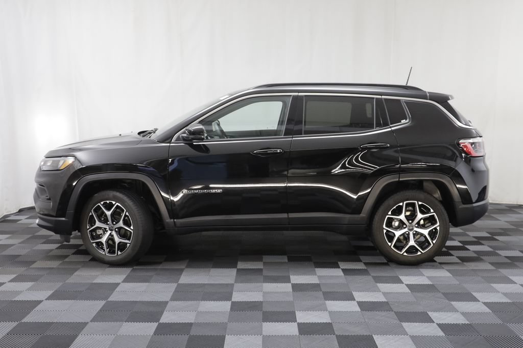 Used 2025 Jeep Compass Limited AWD/4WD image 4