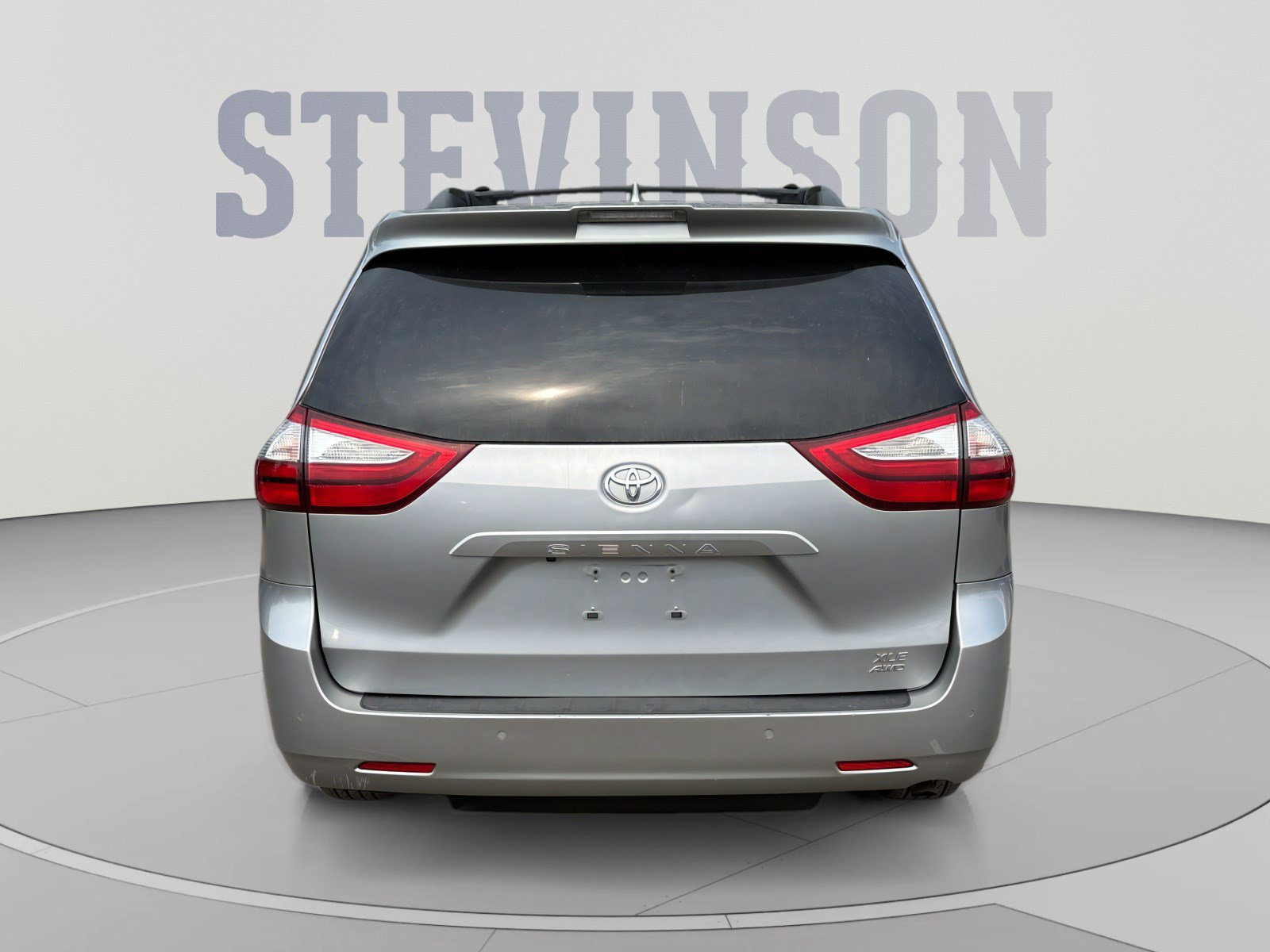 Used 2018 Toyota Sienna XLE w/ XLE Navigation Package AWD/4WD image 4