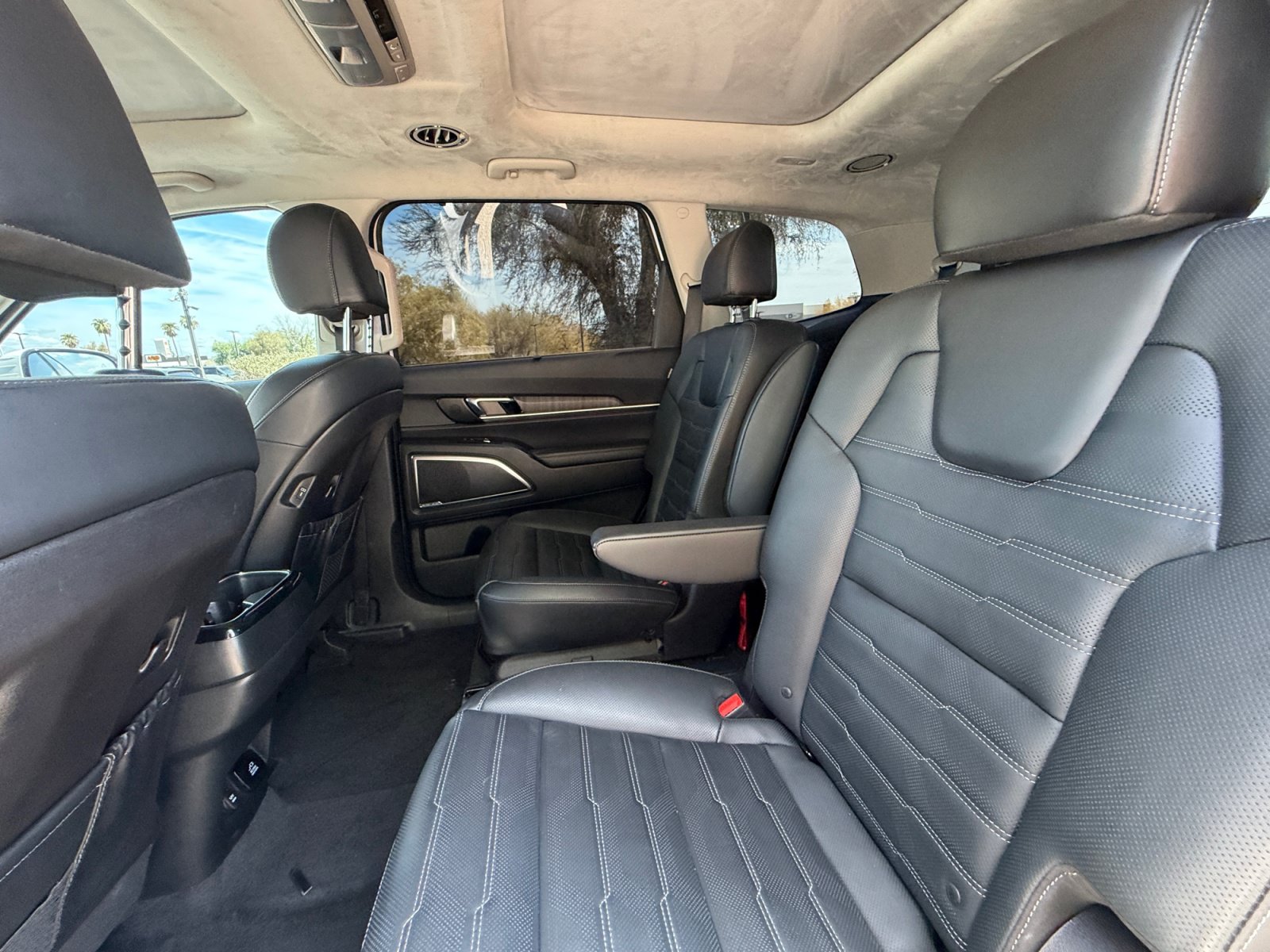 Used 2024 Kia Telluride SX Prestige AWD/4WD image 17