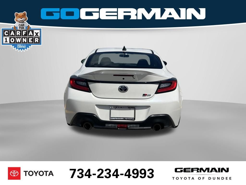 Used 2024 Toyota GR86 Premium RWD image 9