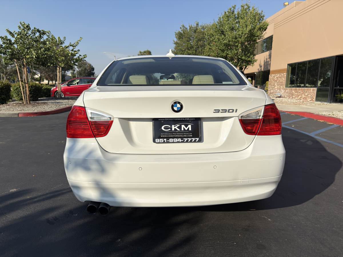 Used 2006 BMW 330i Sedan image 9