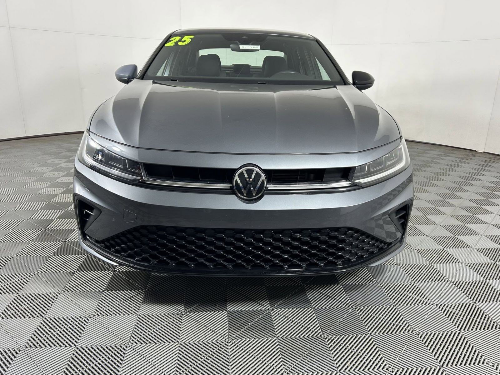 Used 2025 Volkswagen Jetta Sport image 2