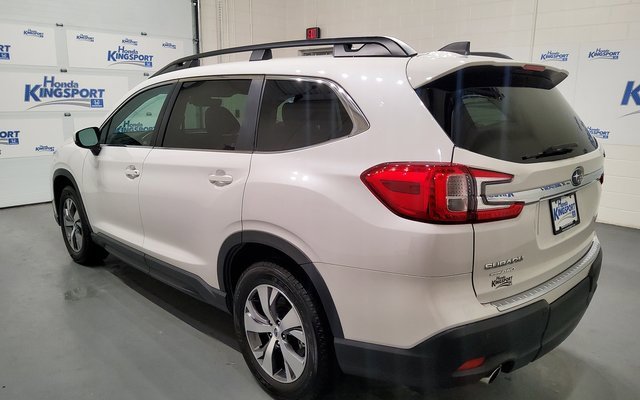 Used 2024 Subaru Ascent Premium w/ Convenience Package image 5
