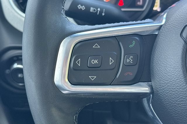 Used 2025 Jeep Wrangler Unlimited Sahara AWD/4WD image 27
