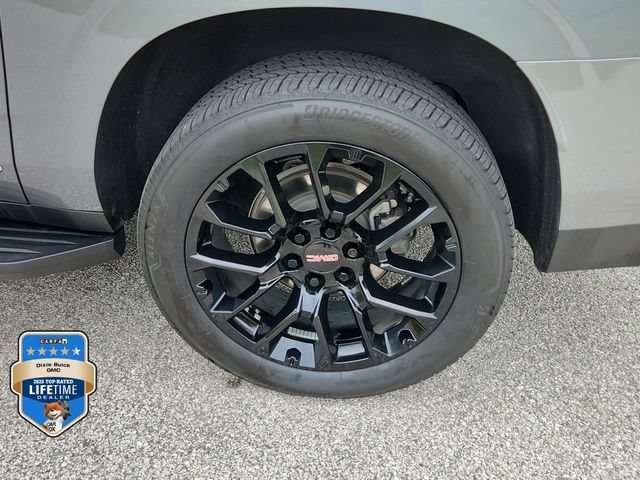 Certified 2022 GMC Yukon XL SLT w/ SLT Luxury Package AWD/4WD image 8