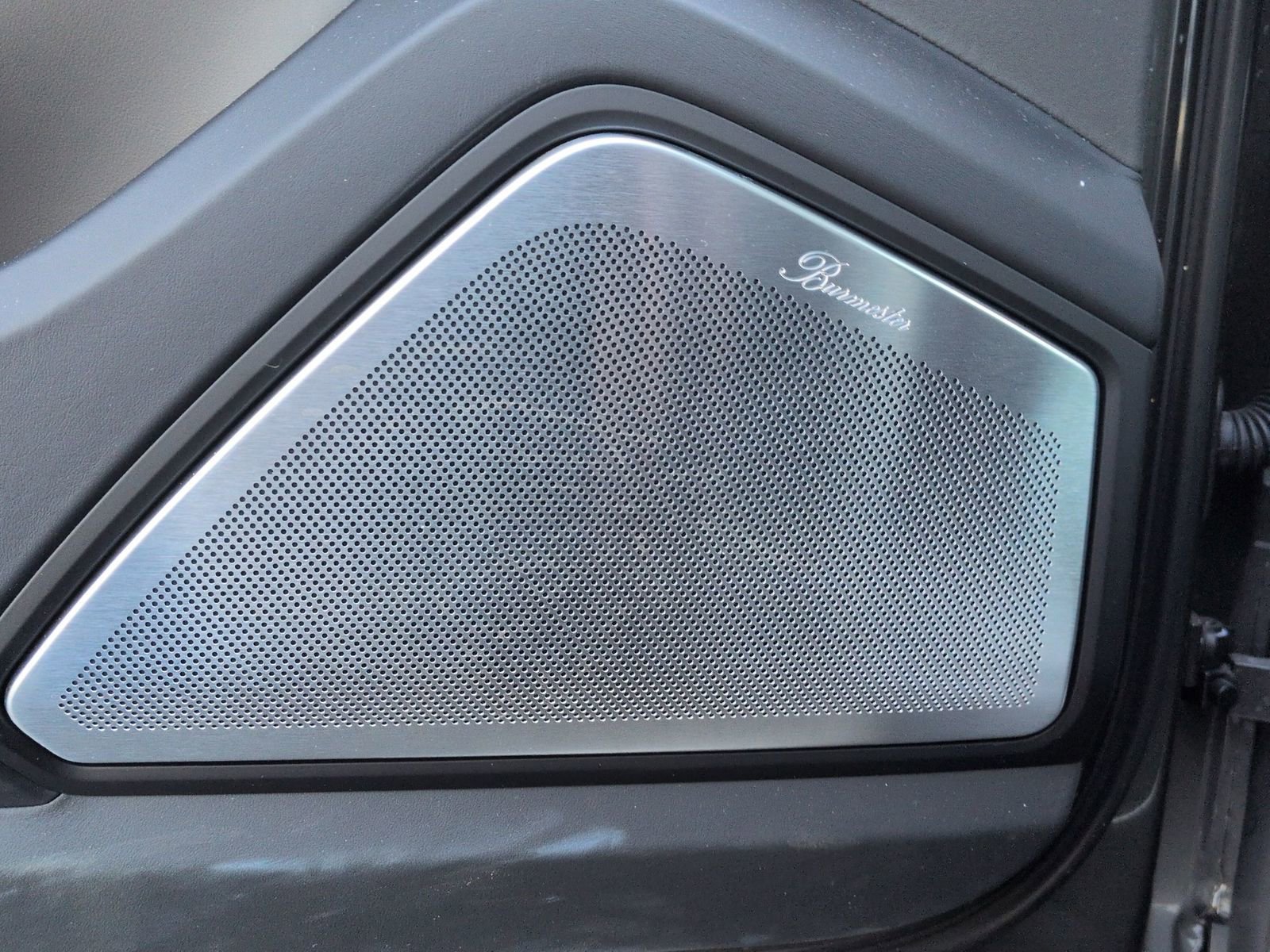 Certified 2025 Porsche Cayenne S image 15