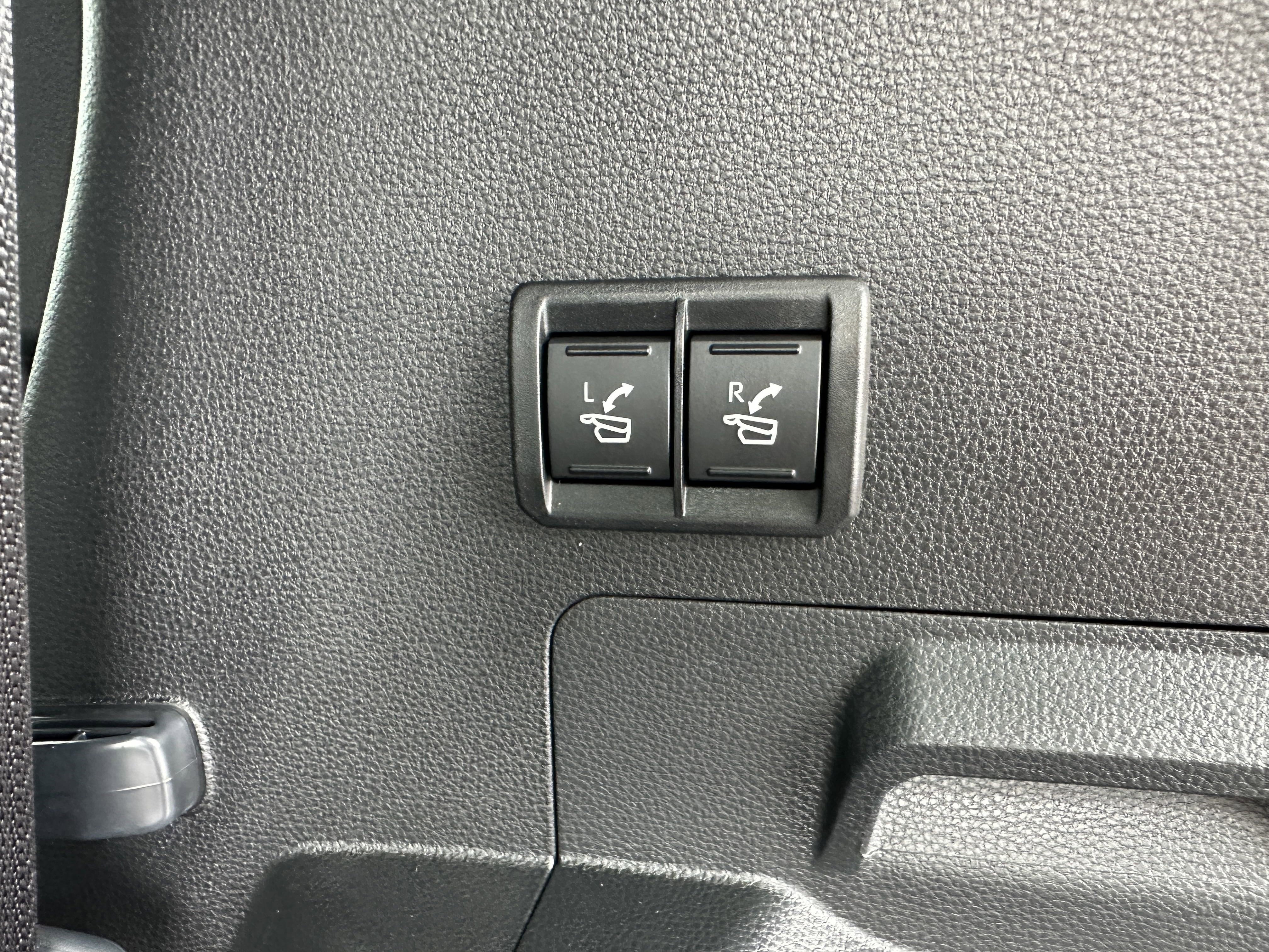 Used 2025 Toyota Sequoia Capstone image 40