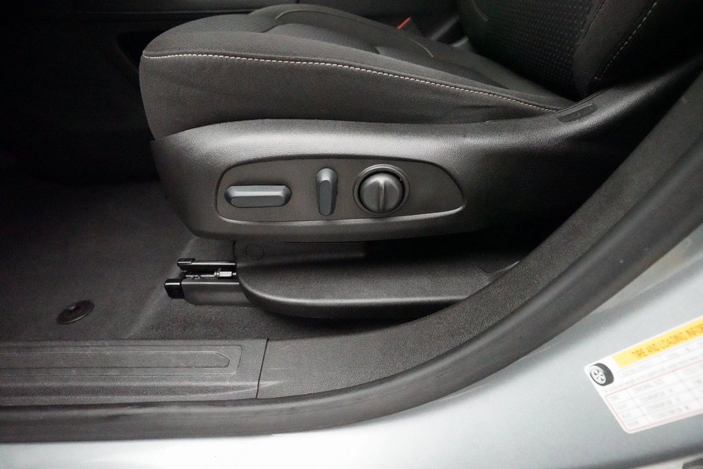 Certified 2023 GMC Acadia SLE w/ Driver Convenience Package image 29