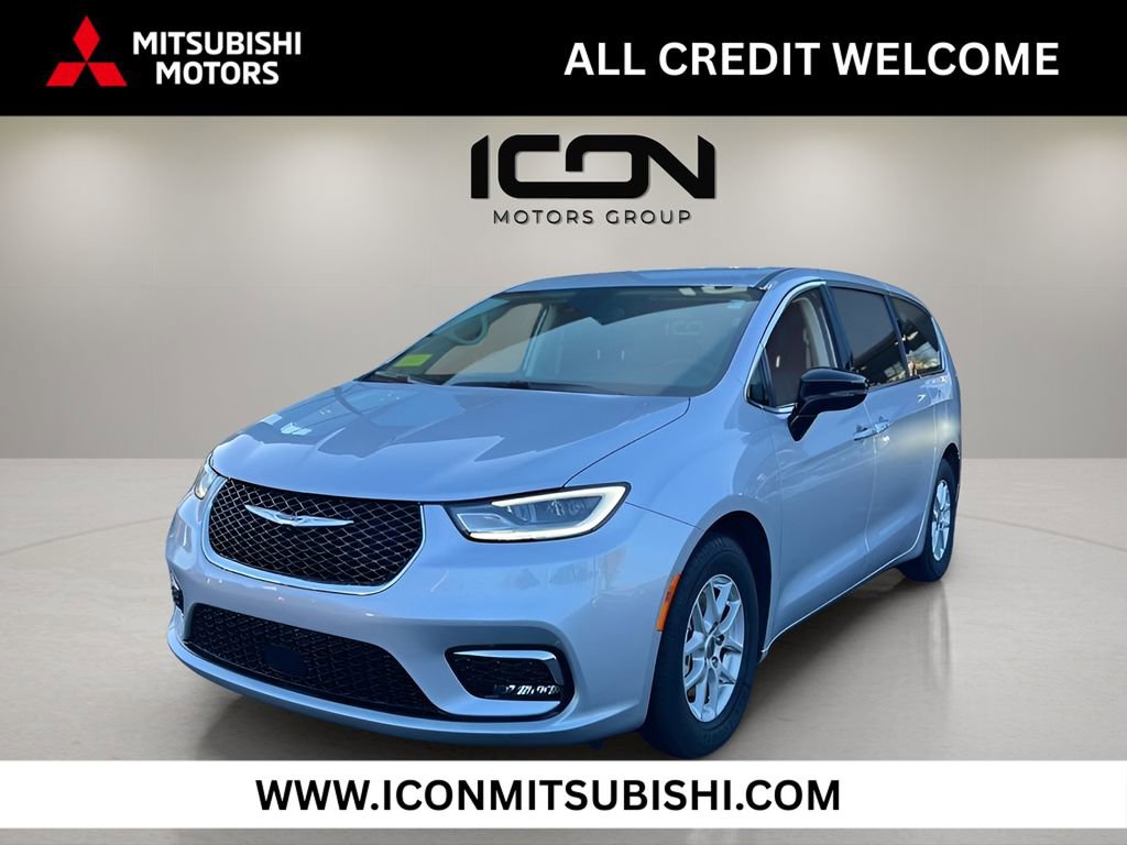 Used 2024 Chrysler Pacifica Touring-L