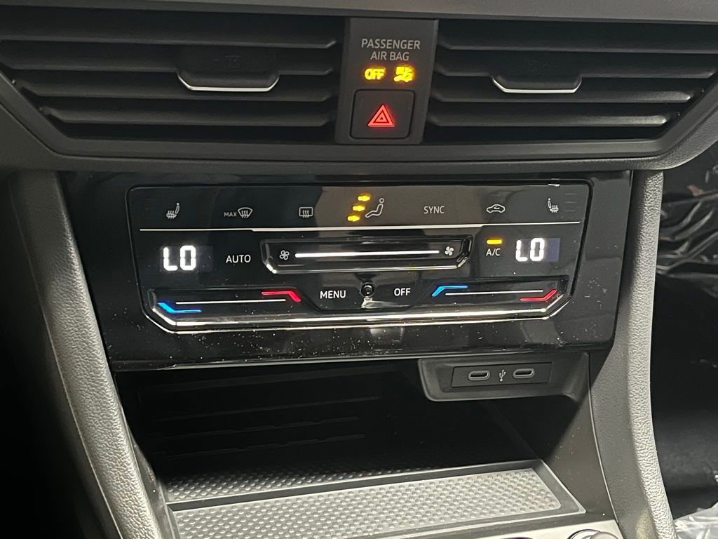 New 2026 Volkswagen Jetta SE FWD image 11