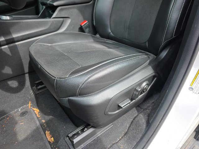 Used 2025 Jeep Grand Cherokee Altitude RWD image 23