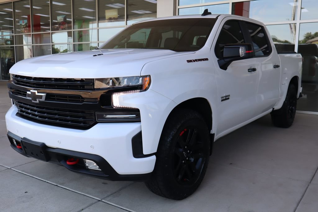 Used 2022 Chevrolet Silverado 1500 RST w/ Redline Edition AWD/4WD image 3
