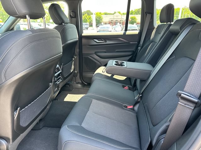 Used 2025 Jeep Grand Cherokee Laredo X w/ Trailer Tow Package AWD/4WD image 13